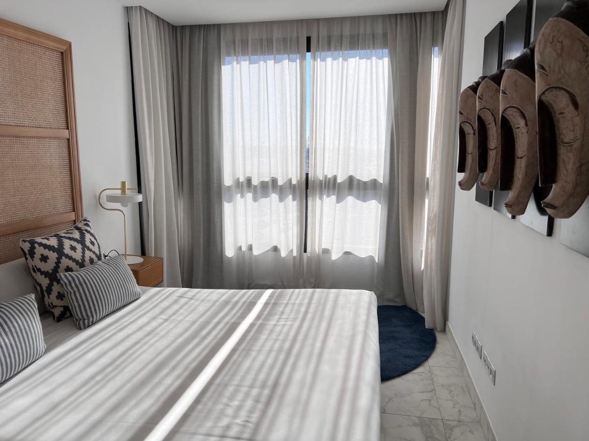 Valencia Luxury - Calma Beach Apartments Екстер'єр фото